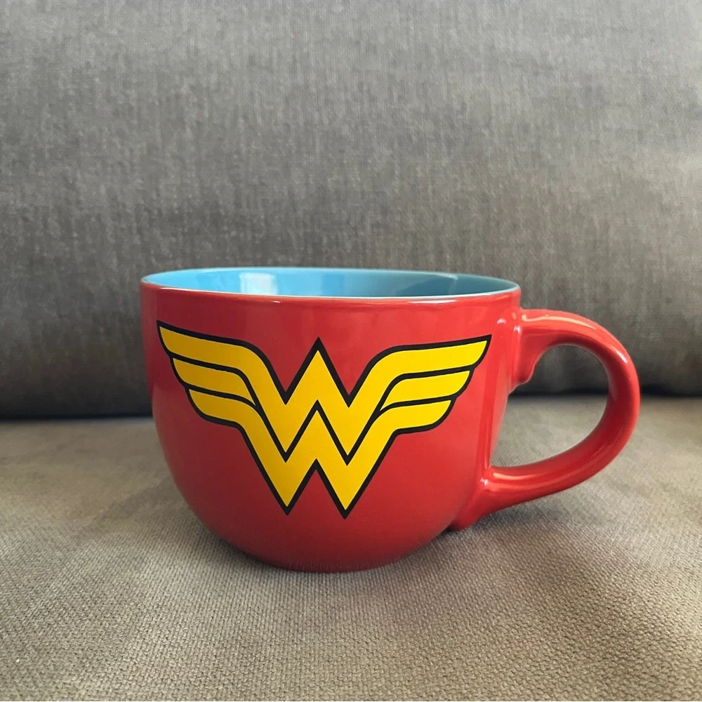 NWOT Iconic Wonder Woman Logo Red Blue Yellow 24 oz Ceramic Mug and Bonus Pins